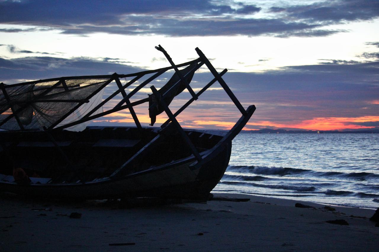 Suns Of Beaches Ostello Isola di Koh Rong Esterno foto